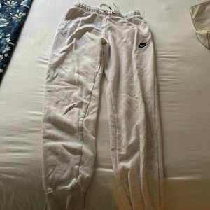 Nike women’s sweatpants xs